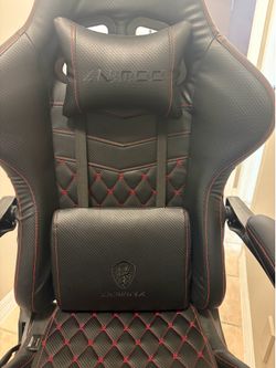 Gaming chair (Barely Used)