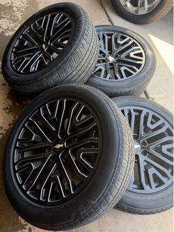 Chevy wheels 22” OEM 6Lug
