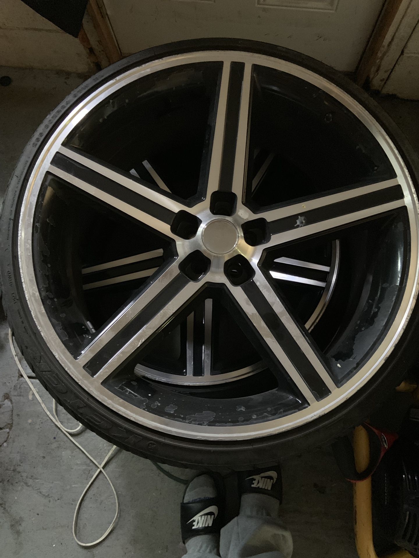 Rims for sale size is 255/30ZR24