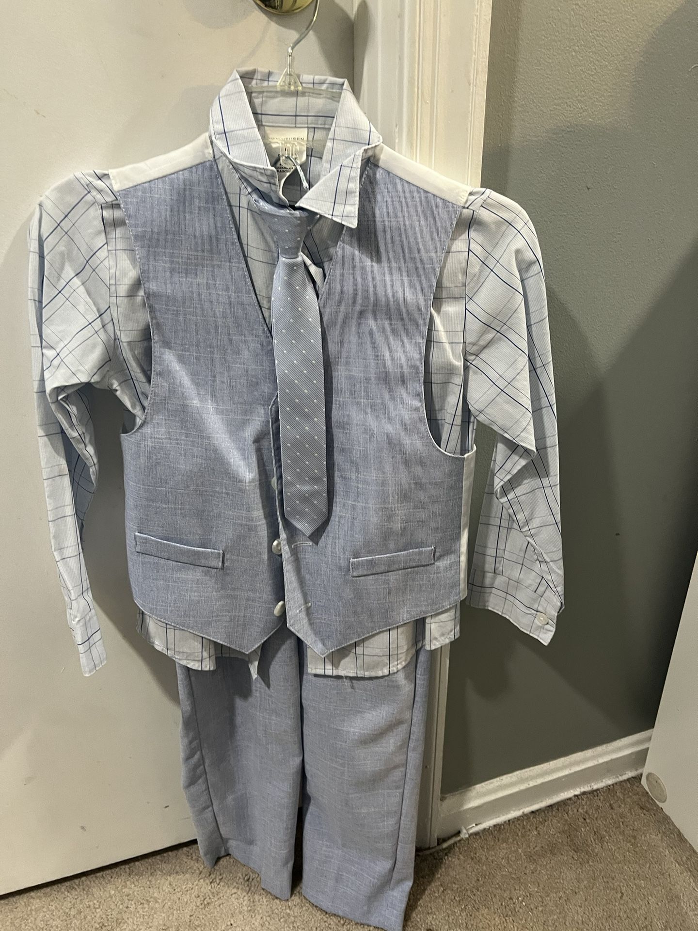 Size 7 Boys 4 Piece Outfit Blue 