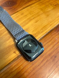 Apple Watch 44mm Black Aluminum Case Gray Nylon
