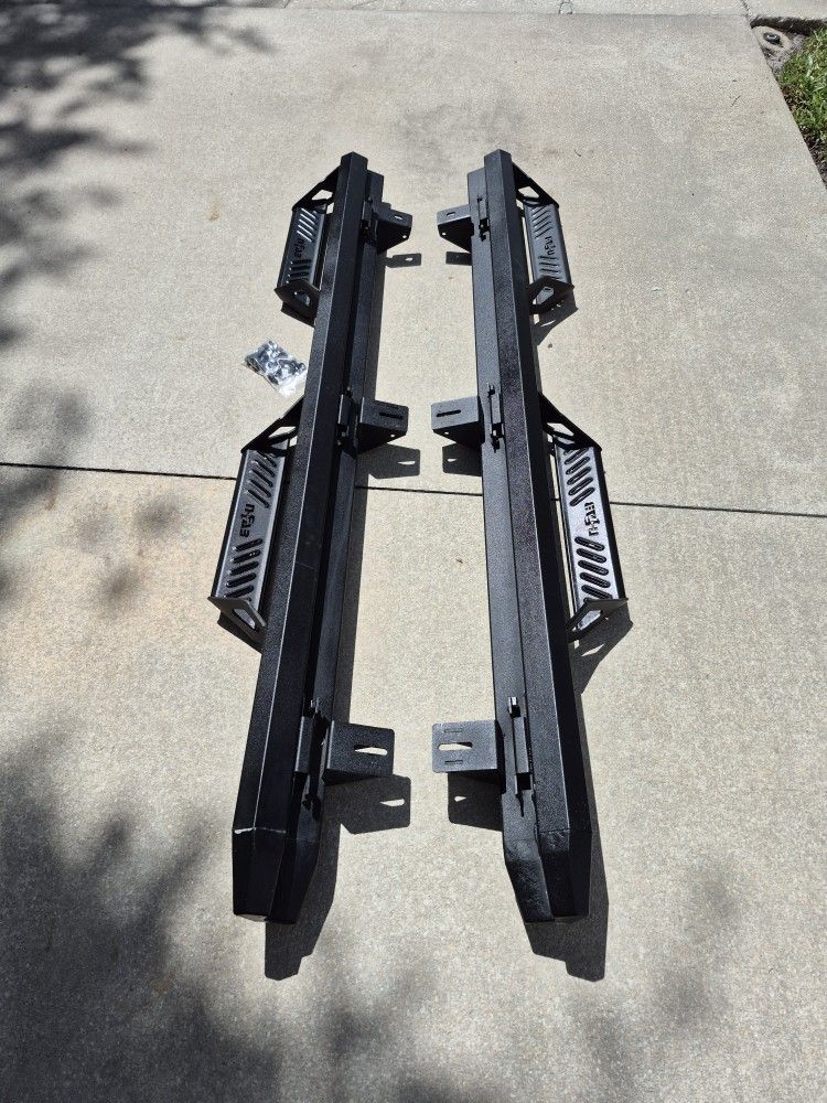 2022 4 Door Jeep Steps.