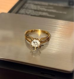 Vintage 14K Gold Engagement Solitaire Ring Cubic Zirconia