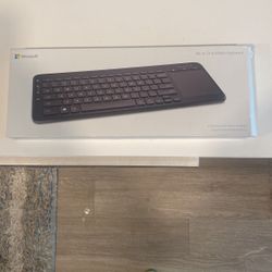 Microsoft  - all in One Media Keyboard 
