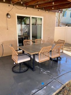Outdoor dining set