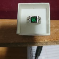 Size 12 Mens EMERALD STERLING SILVER RING