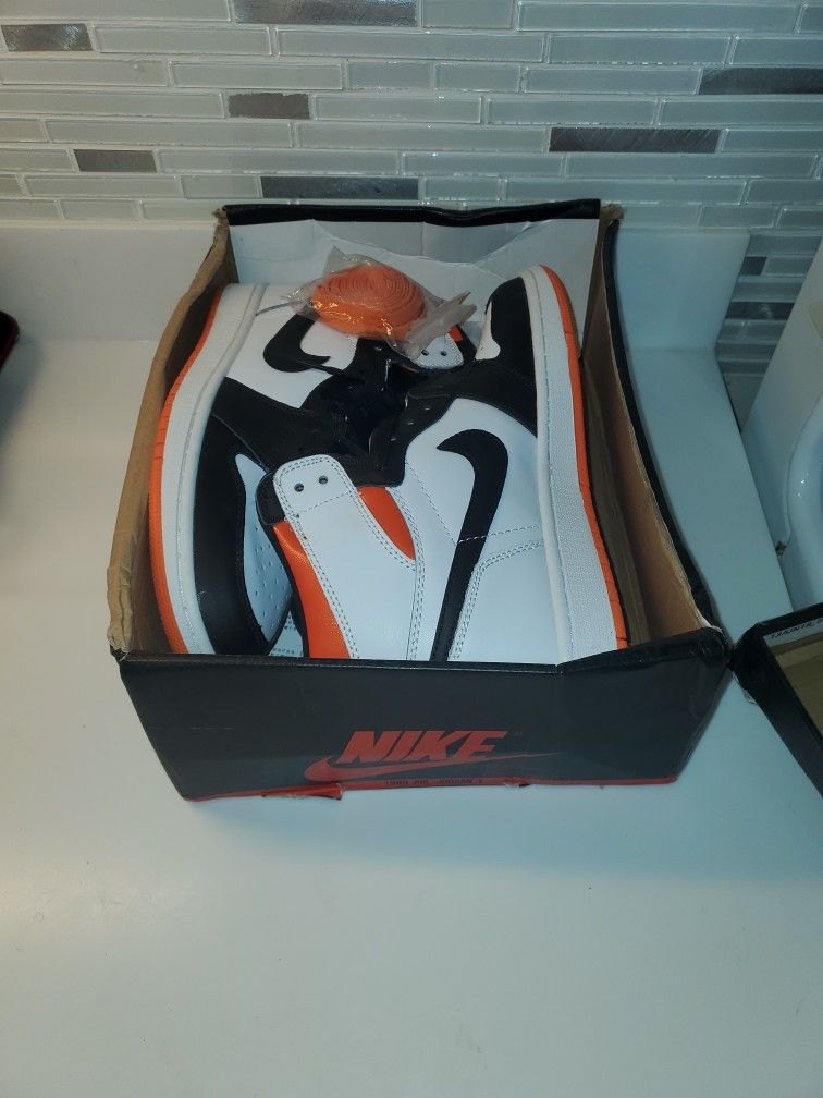 Nike Air Jordan 1 Retro High OG Electro Orange are Brand New  display picture 1