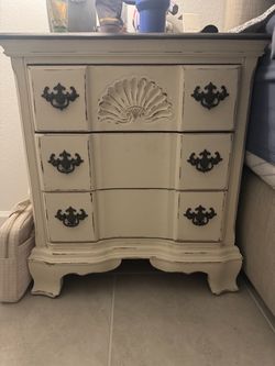 2 Vintage-Style Cream Nightstand / Bedside Table