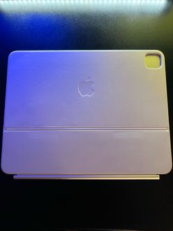 Apple iPad Magic Keyboard Case for iPad Pro 13” (M4/M5) – White | Read Description