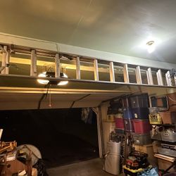 Extension Ladder And Stabilizer