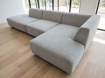 Free delivery nearby of sectional