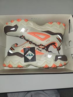 Mens Filas size 10.