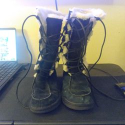 Woman's UGGS UPTOWN II 5190 Size 8