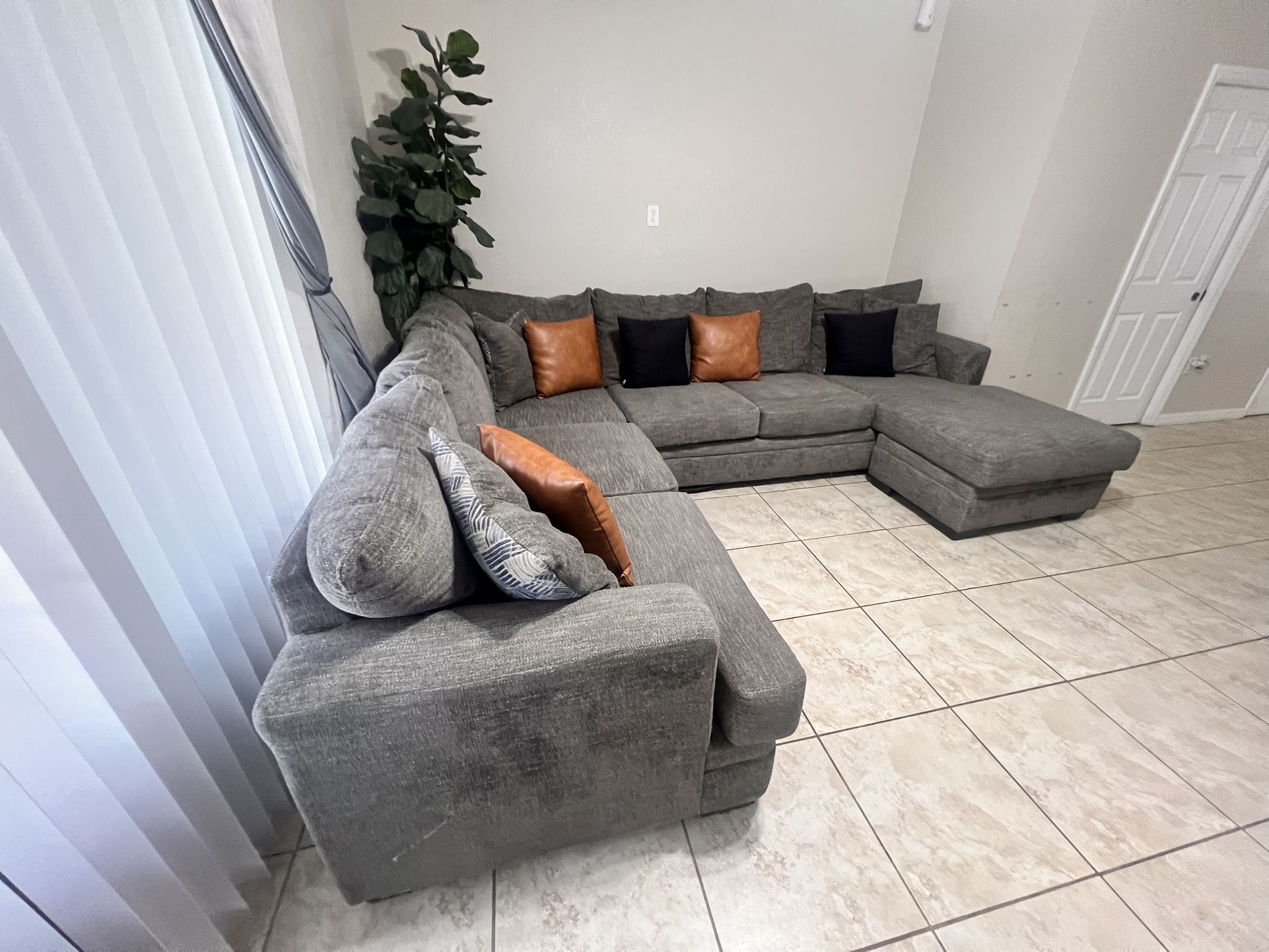 Copley Court Sectional