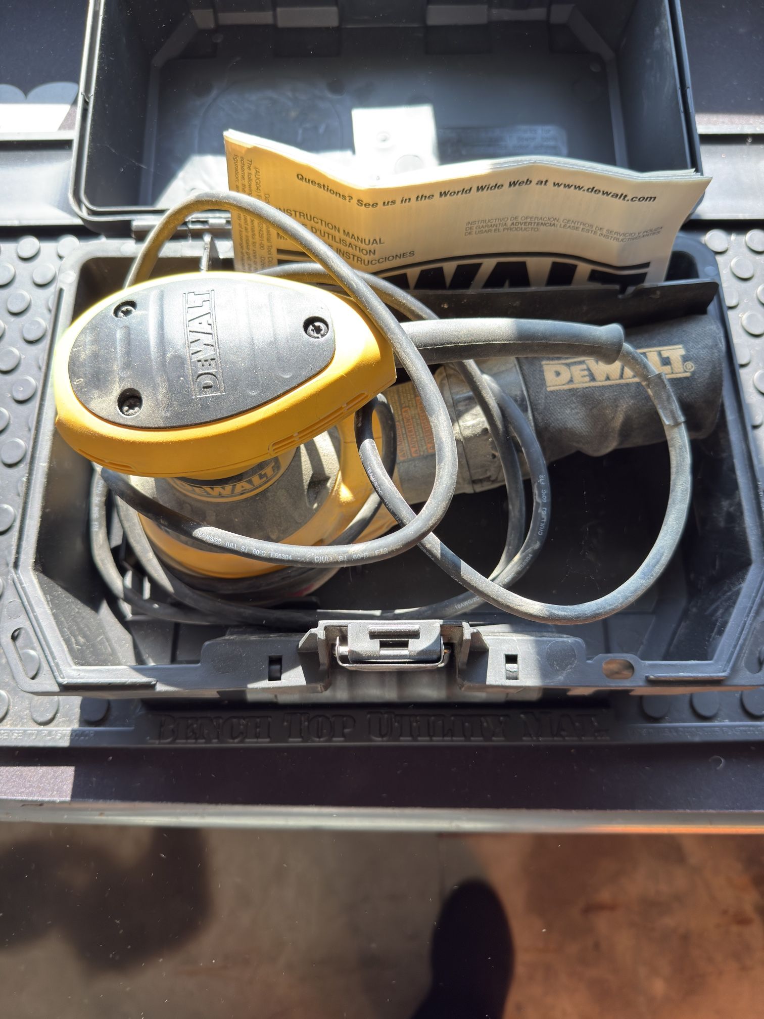 Dewalt D26451 5” Sander