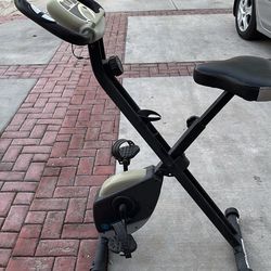 Bike workout machine