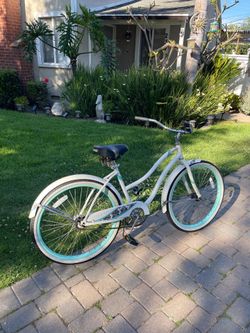 26” Women’s beach cruiser bike