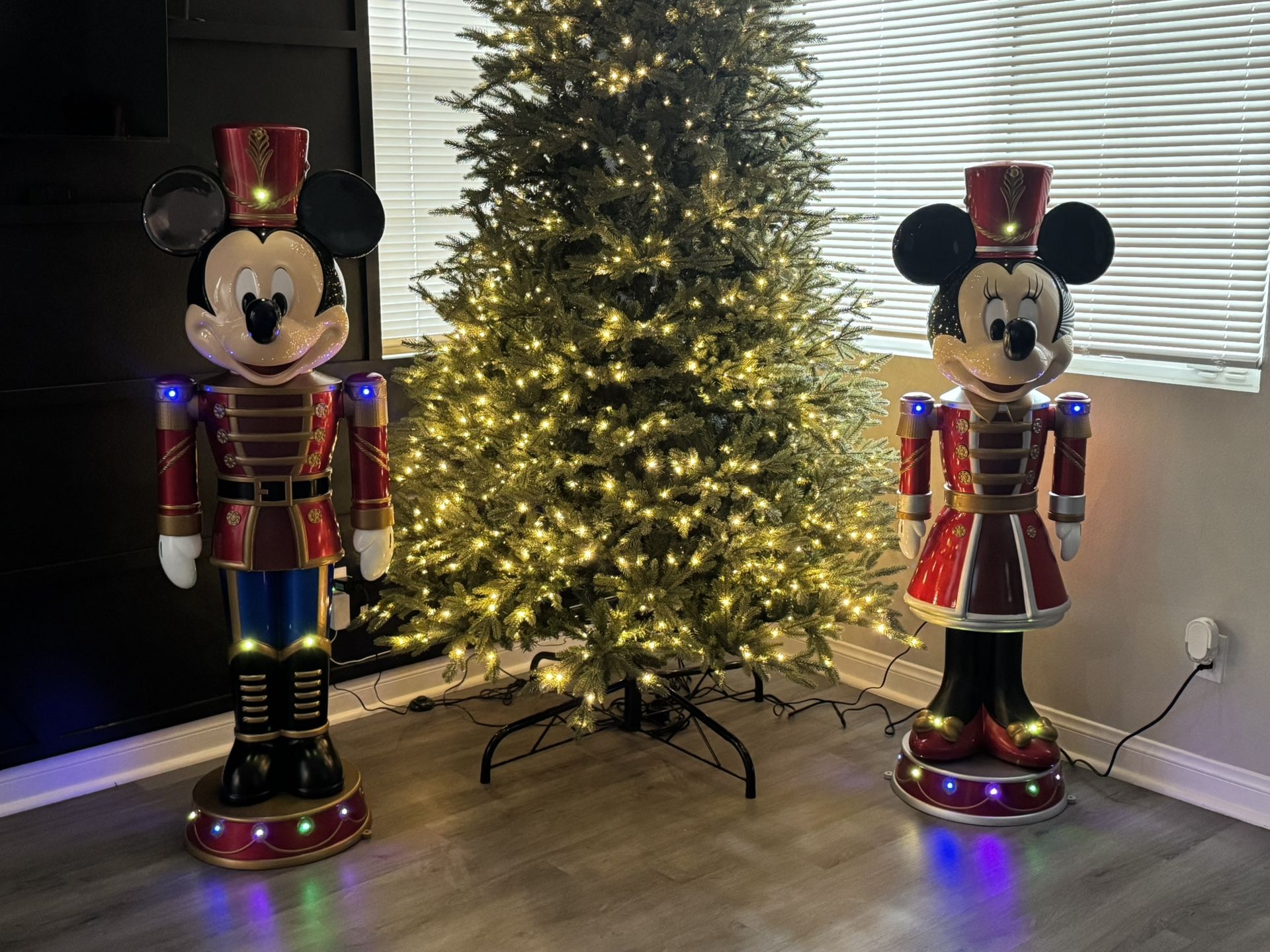 Mickey & Minnie Nutcracker Set