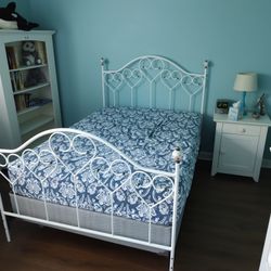White Bedroom Set (Bed Frame, Dresser, Night Stand, Bookcase, Full Size Mattress And Box Springs)