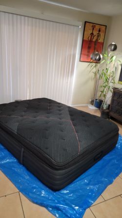 HIGH QUALITY QUEEN SIZE BEAUTYREST BLACK C-CLASS MATTRESS FOR SALE! IN EXCELLENT CONDITION, FREE DELIVERY
