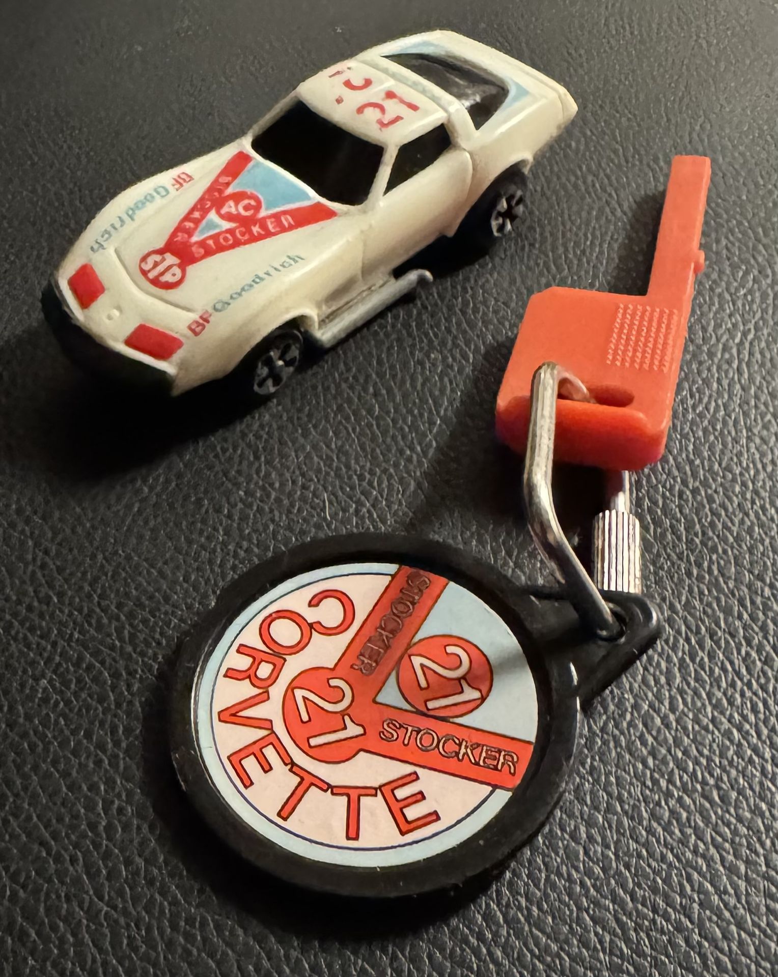 ๐ ๐ Vintage Corvette Stock Race Car with Key Launcher, Key Chain