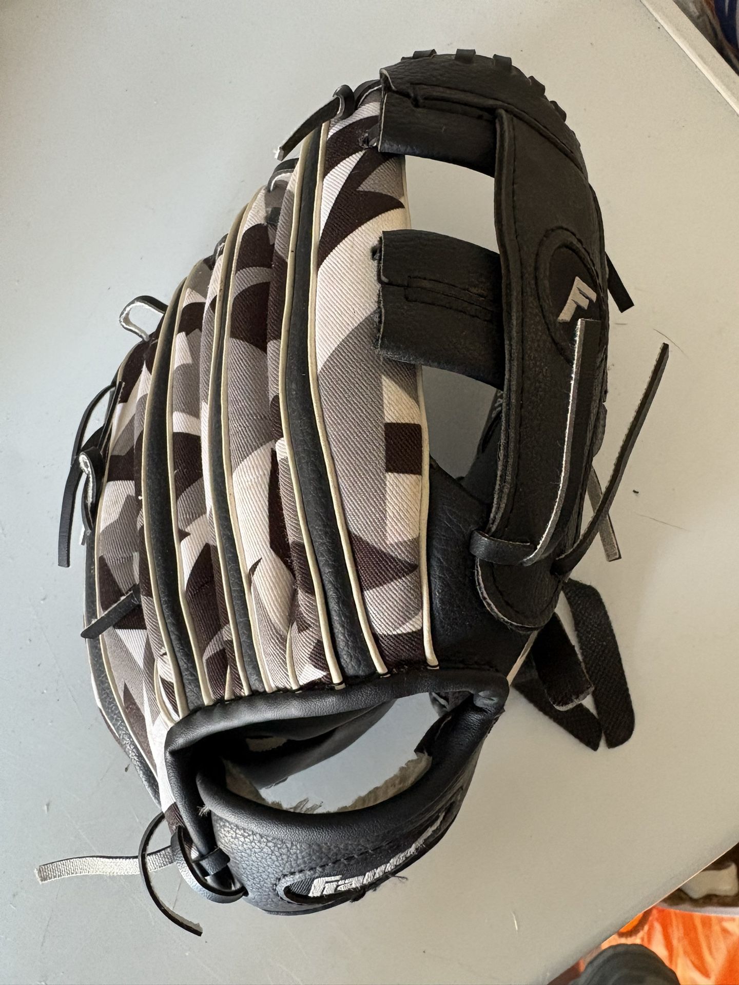 Franklin Small Youth Baseball Glove (right hand)