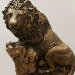 LOWENBRAU LION STATUE  - VINTAGE 