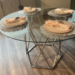 Beautiful Modern Glass Dining Table 