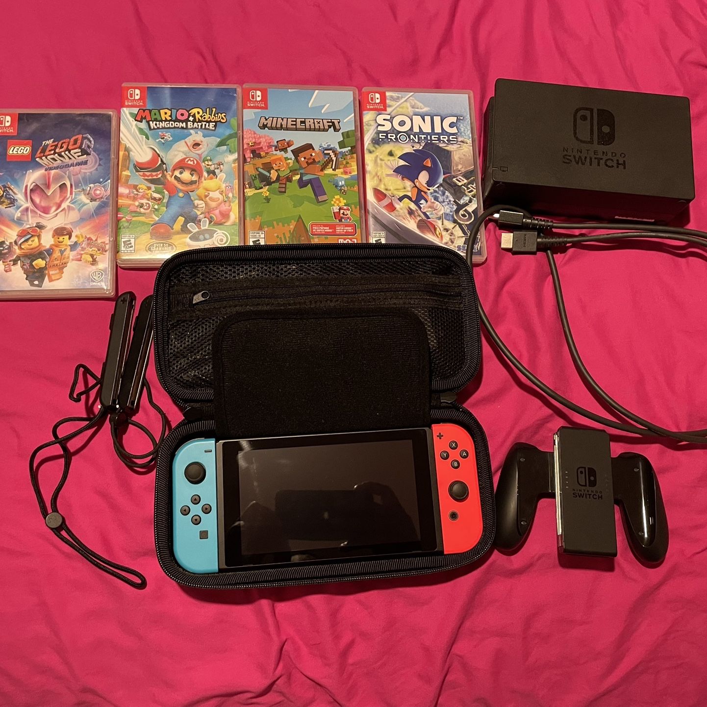 Nintendo Switch $145 Comes with 4 Game for Sale in Enterprise, NV - OfferUp