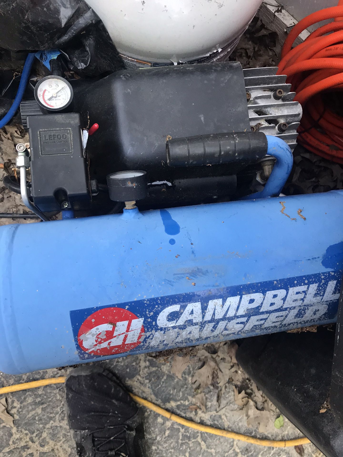 Campbell Hausfeld HL5402 4-Gallon Oil-Lubricated Air Compressor