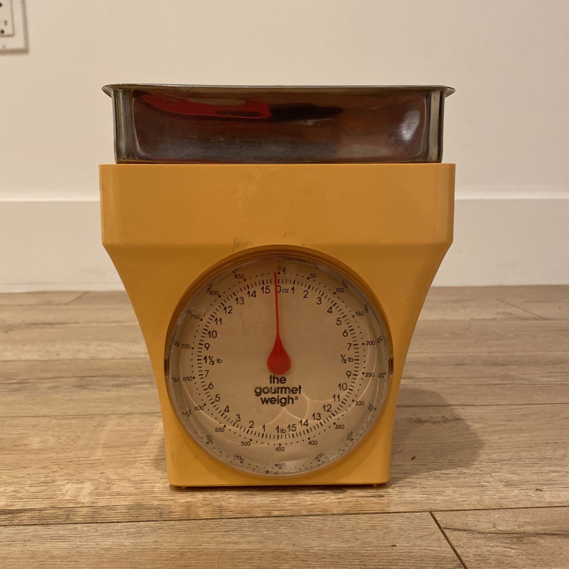 THE GOURMET WEIGH KITCHEN SCALE