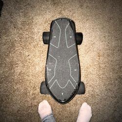 Electric Skateboard Top Speed 35 MPH Needs Charger