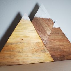 Varied Wood Mountain Range Stand