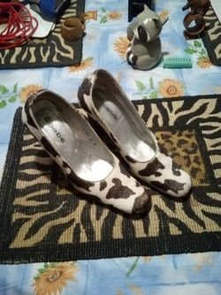 Bebe Women's Cowhide shoes size 8