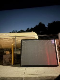 FREE CLEAN QUEEN MATTRESS AND BOXSPRING