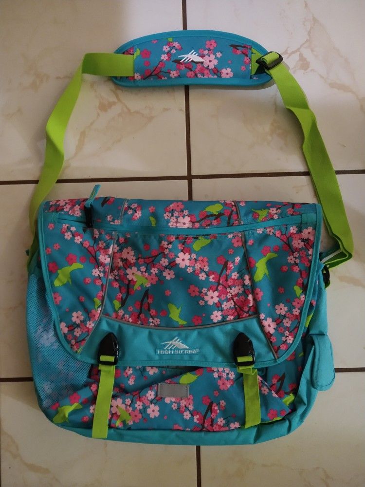 NEW Laptop/ Messenger Bags, Briefcases, Backpacks