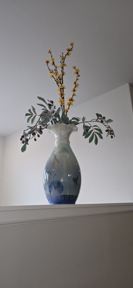Porcelain Flower VASE 
