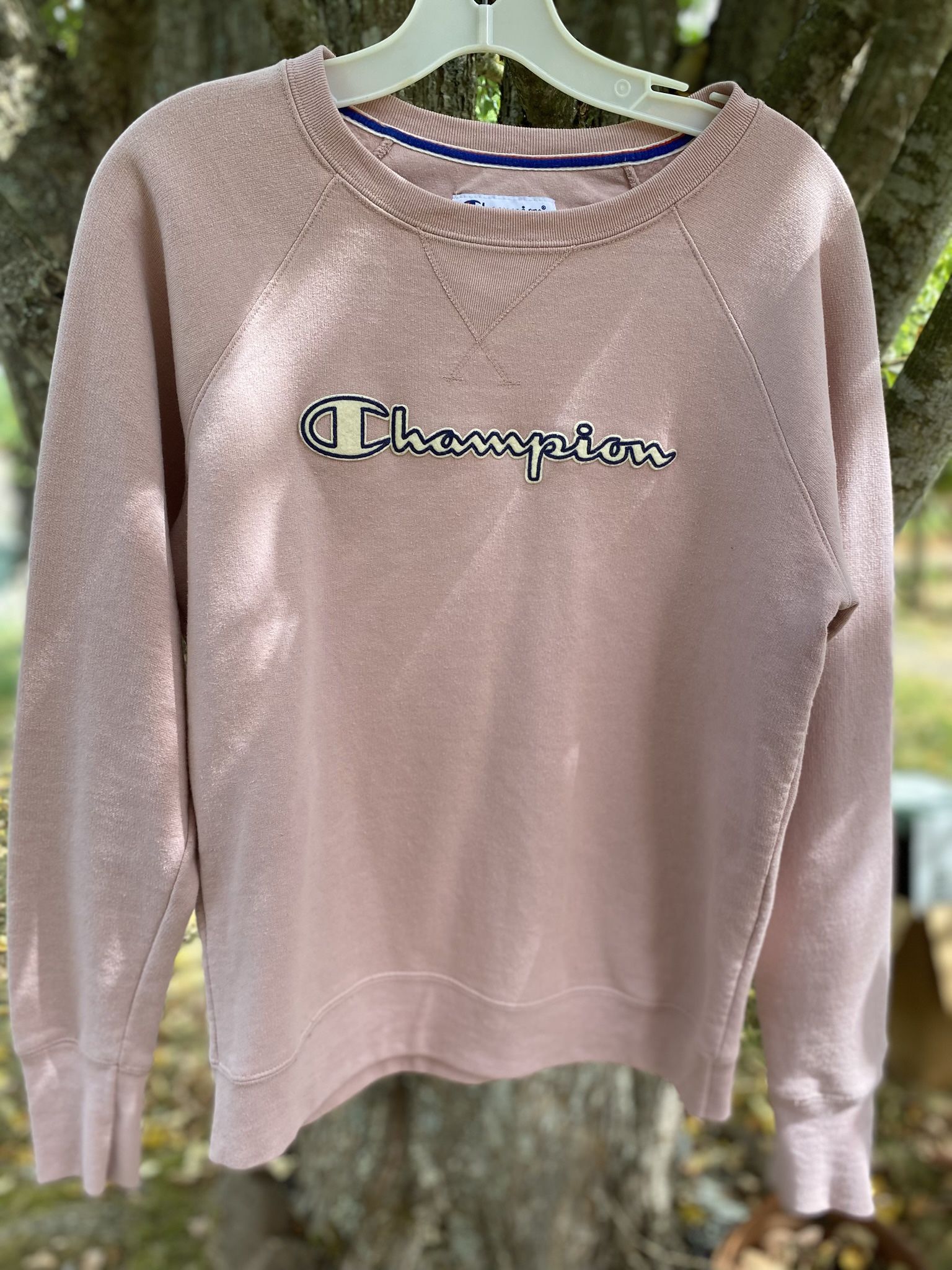 Champion Women’s Size S Pink Crewneck Sweatshirt w/ Ivory Lettering 