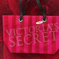New Victoria Secret Bag for Sale in Everett, WA - OfferUp