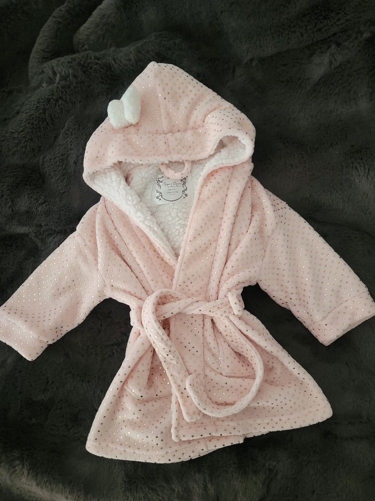 Kings n Queens plush robe pink with gold dots by Aegean Apparel Girl's size Small