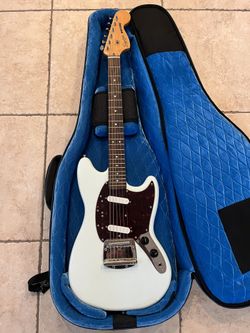 Squier Classic Vibe Mustang (Mint)  w/ Reunion Blues Hardshell Case (Brand New)