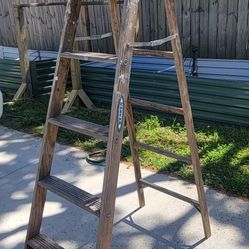Decorative Wood Ladder (6 ft)