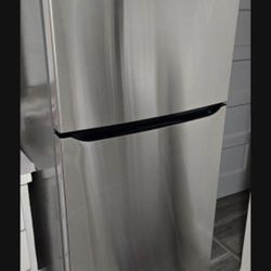 LG 23 CU FT Top Freezer Stainless Steel Refrigerator 