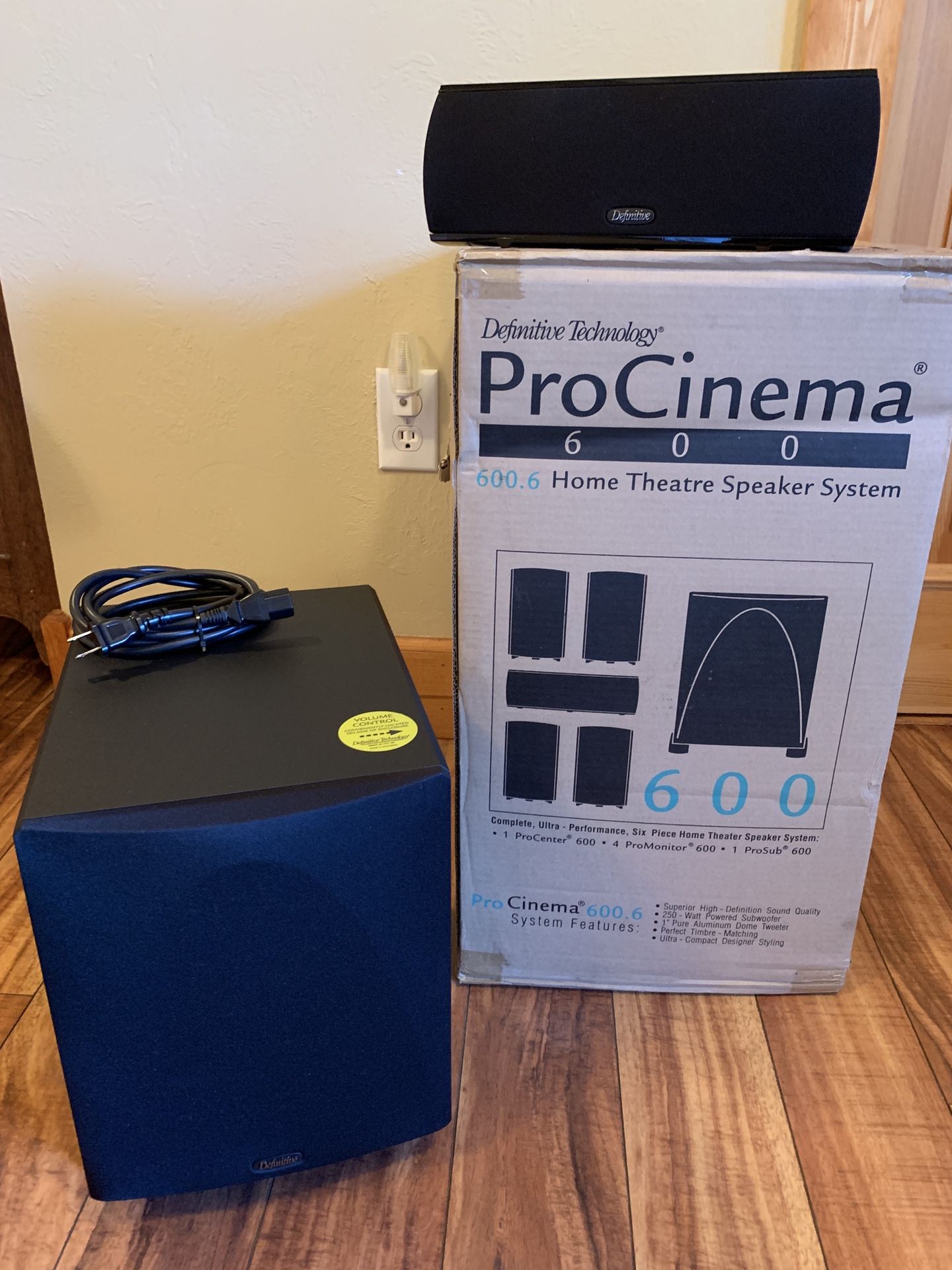 Definitive Technology ProCinema 600 6-Piece 5.1 Channel Home Theater Speaker System