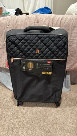 *NEVER USED* Medium suitcase