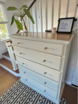 5-drawer wood dresser