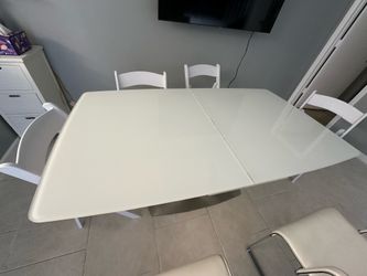 dinning table can be extended