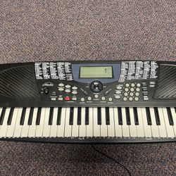 Keyboard With 100 Styles And 132 Voices