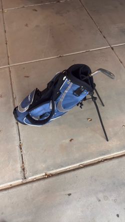Kids golf bag with sand wedge
