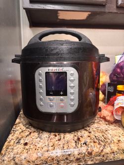 Black insta pot 6 qts